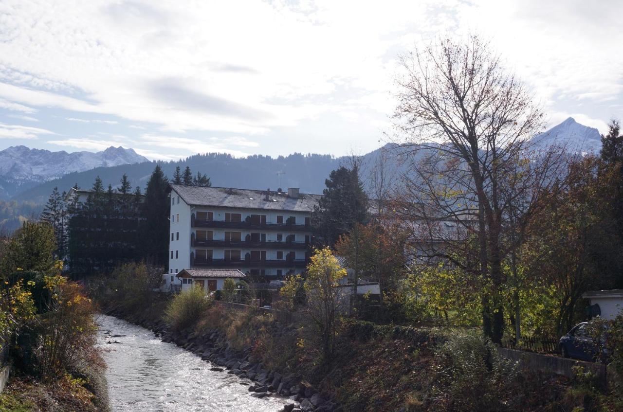Sunny 1-Room Apartment Near Railway Station Garmisch-Partenkirchen Esterno foto